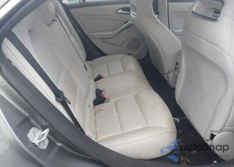 2014 Mercedes-Benz Cla 250 z USA, uszkodzony, nr VIN WDDSJ4EB1EN060232